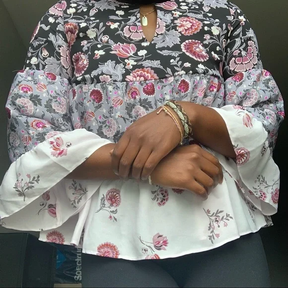 ❌SOLD❌Loft Floral Lavender & Black Tiered Blouse Size XS - Picture 3 of 15